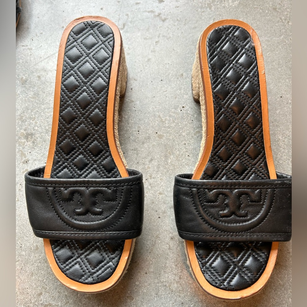 Tory Burch heeled sandals. Super cute and comfy! Size 9.